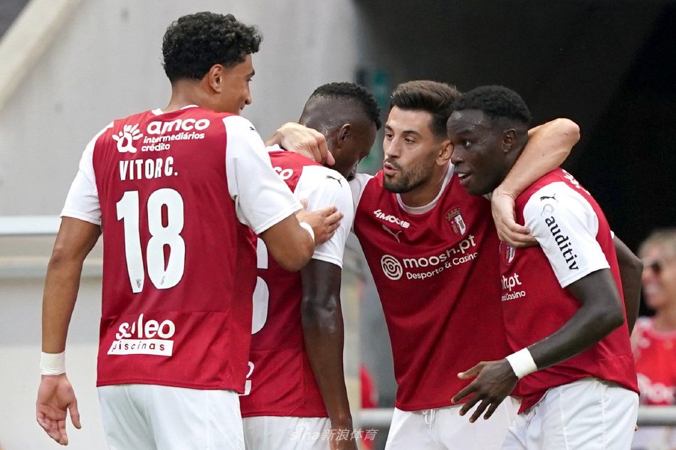 及俱乐部的 及俱乐部的