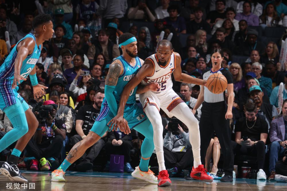 在球队后防 在球队后防